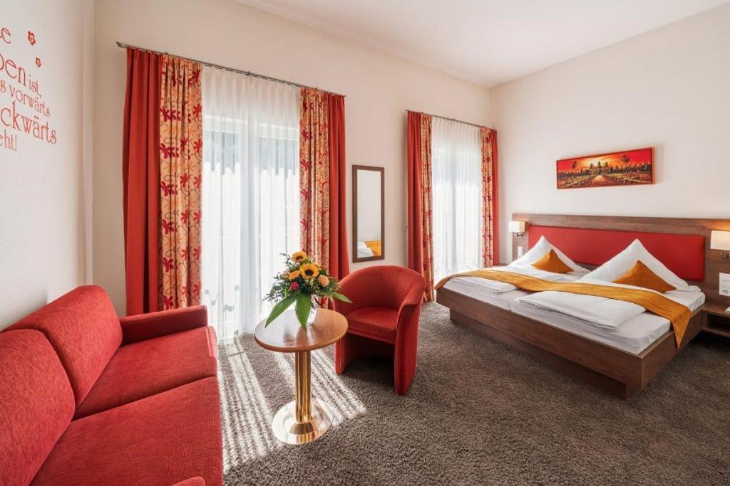 Hotel Donaublick Scheer Exteriör bild