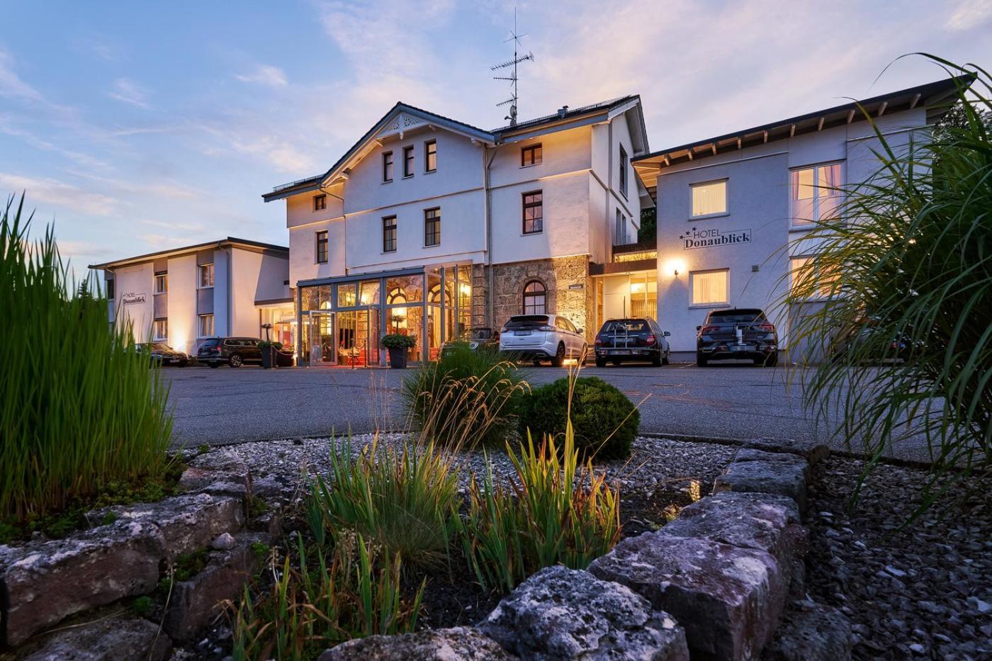 Hotel Donaublick Scheer Exteriör bild